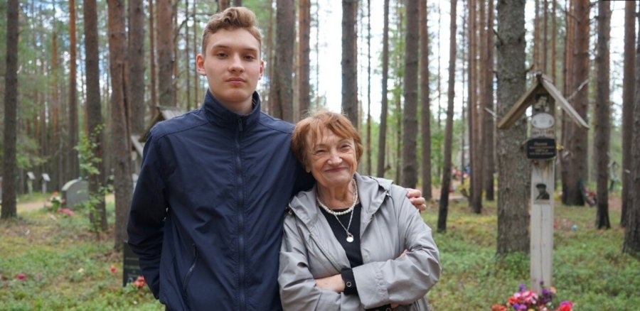 Тетяна Савінкіна з онуком, фото: Север. Реалии Tatyana Savinkina with her grandson, photo by severreal.org