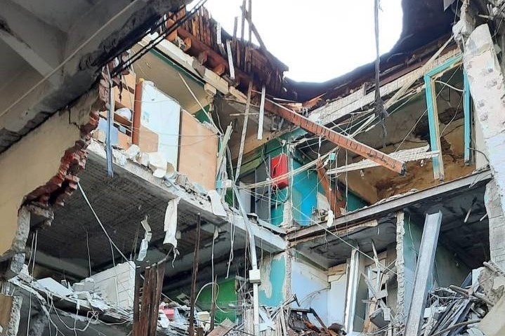 Зруйнований гуртожиток у Слобідському районі, 18 серпня, фото: ДСНС