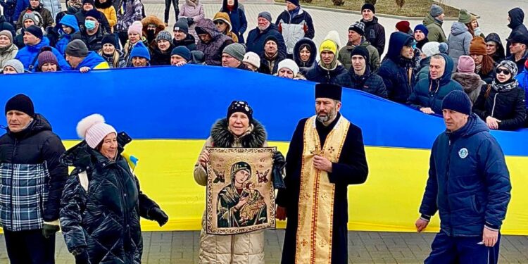 Father Ivan Levytskyy at a pro-Ukrainian demonstration in already occupied Berdiansk Photo posted by Forpost Zaporizhzhia