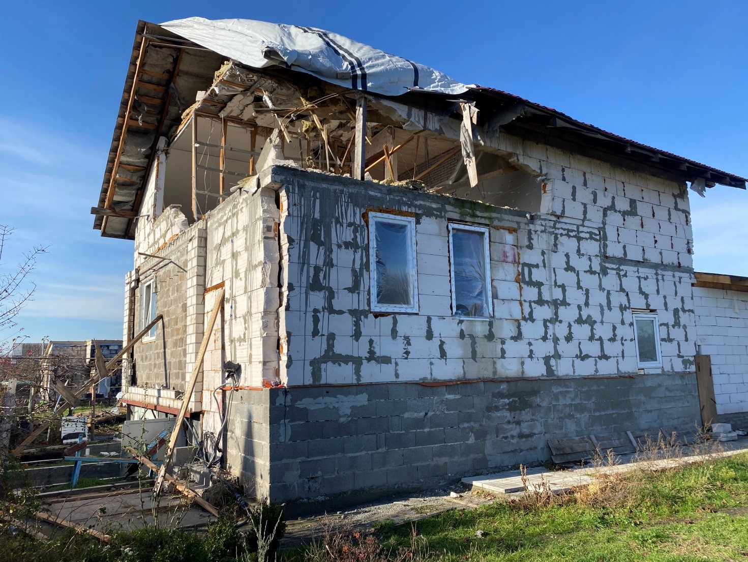 Зруйнований будинок Ігоря Непевного, Мощун