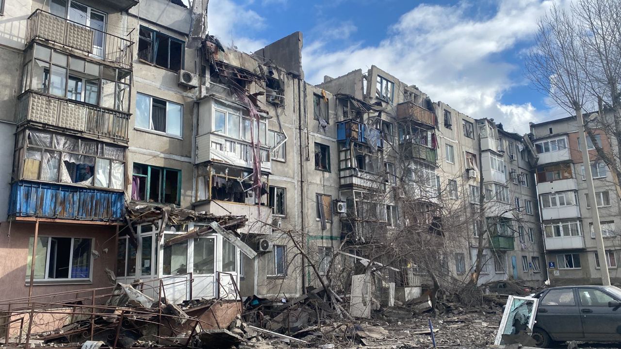 Зруйнована 15 лютого п’ятиповерхівка у Покровську Донецької області. Фото: Донецька ОВА