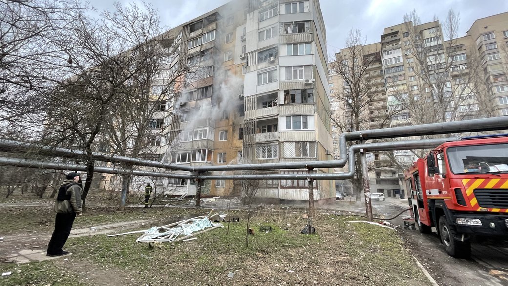 Херсон, 21 лютого 2023 року. Житловий будинок після російських обстрілів. Фото: Суспільне Херсон