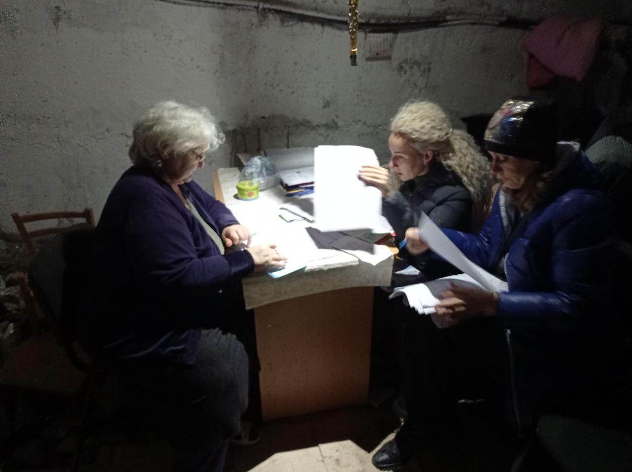 Юристи ХПГ ведуть прийом у підвалі в селі Кутузівка Харківського району