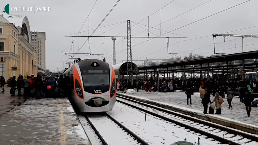 Південний вокзал у Харкові, початок березня 2022 р., Фото: скріншот з відео Суспільне Харків