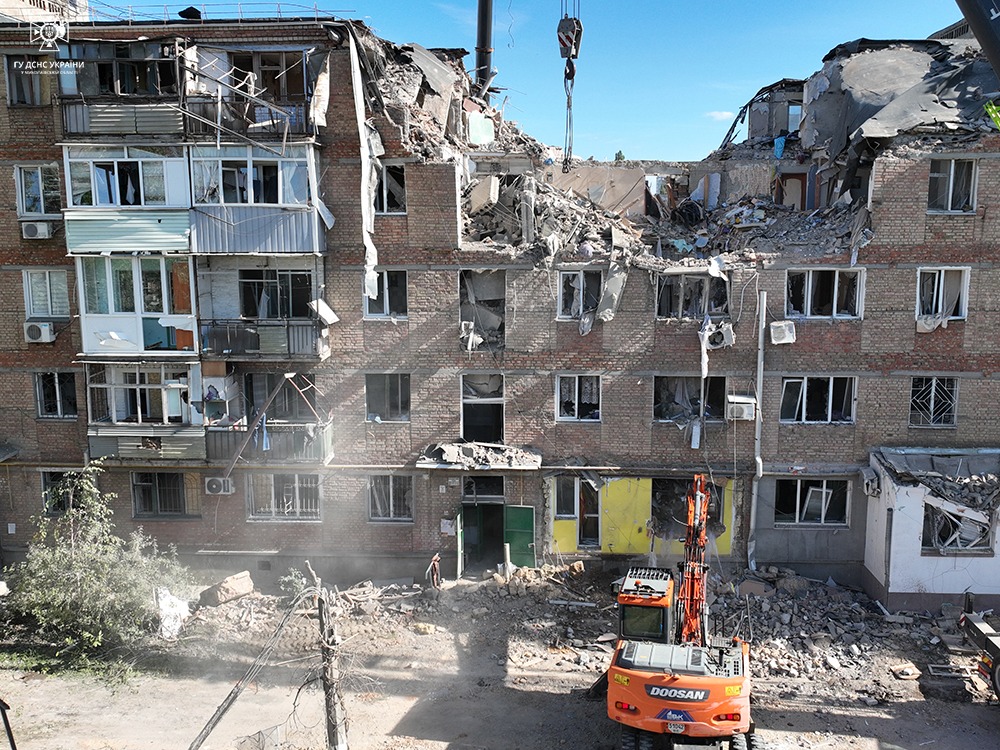 Зруйнований будинок, Миколаїв, фото: Головне управління ДСНС України у Миколаївській області
