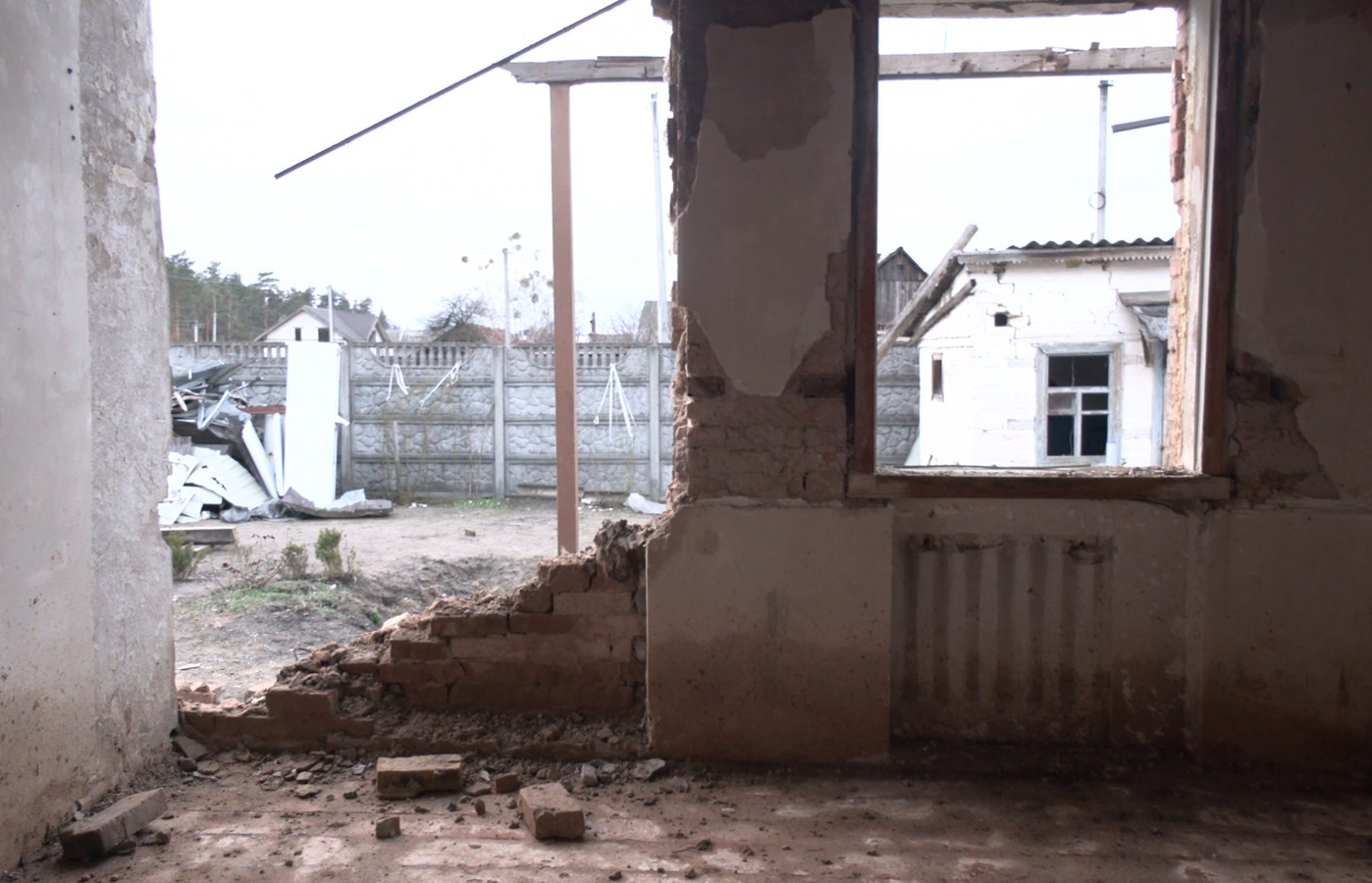 Зруйнований будинок Ольги Іваненко, село Мощун
