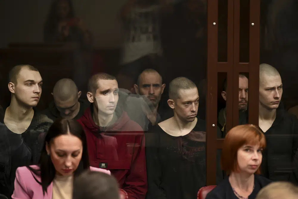 Азовці під час суду в Ростові-на-Дону. Фото: Reuters