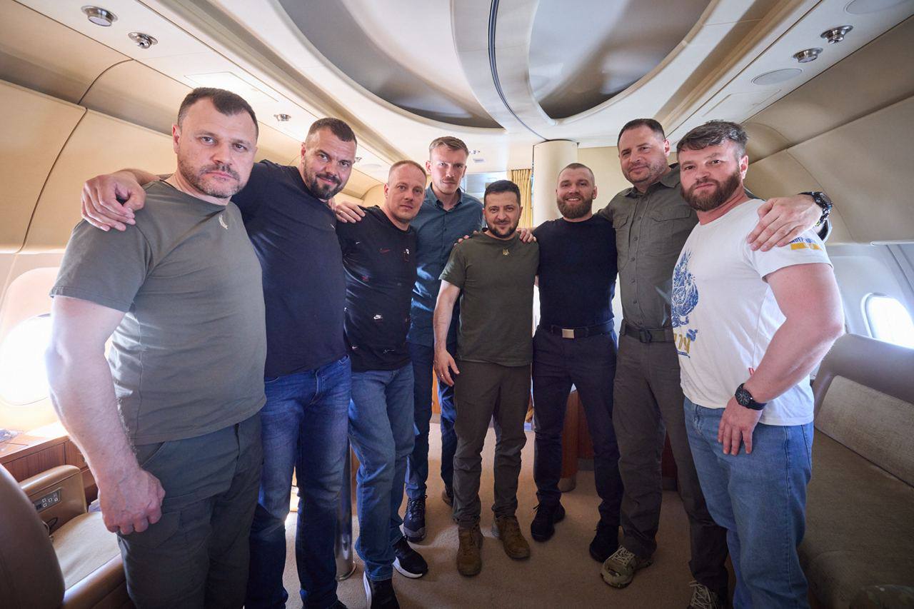 Командири Азову повертаються додому. Фото: Асоціація родин захисників Азовсталі