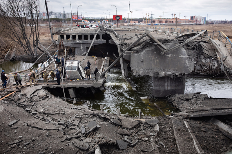 Міст через річку Ірпінь, зруйнований військами РФ [ірпінь]