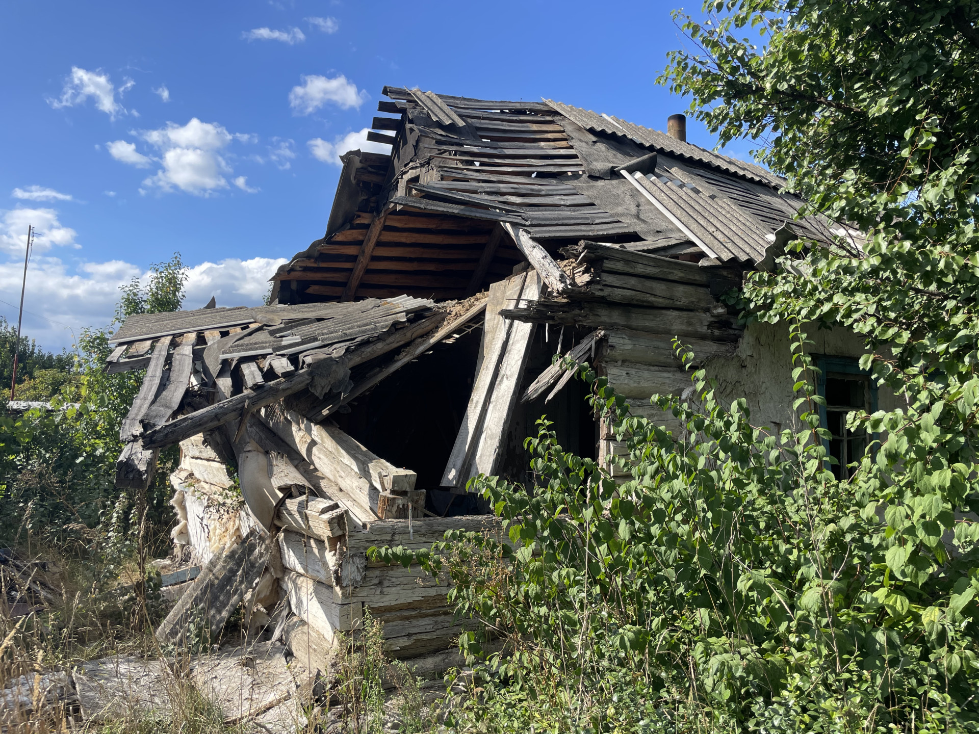 Будинок Олени Міщенко після ворожого обстрілу