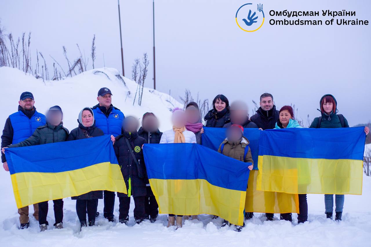 Україна повернула додому вісьмох дітей: чотирьох хлопців і чотирьох дівчат.