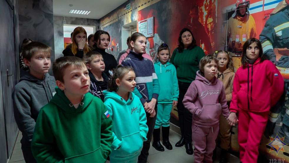 Українські діти у центрі Міністерства з надзвичайних ситуацій у Білорусі. Фото оприлюднене білоруськими журналістами.