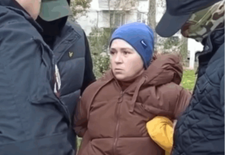 Ksenia Svietlishyna being detained Photo posted by Crimean Process