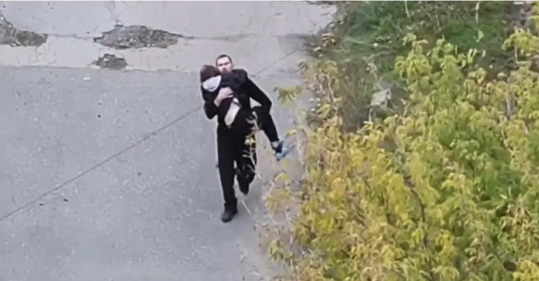 Pokrovsk The man on the video who ran forward to save the fourth civilan who was wounded too gravely to move Screenshot from the video posted by Denys Khrystos
