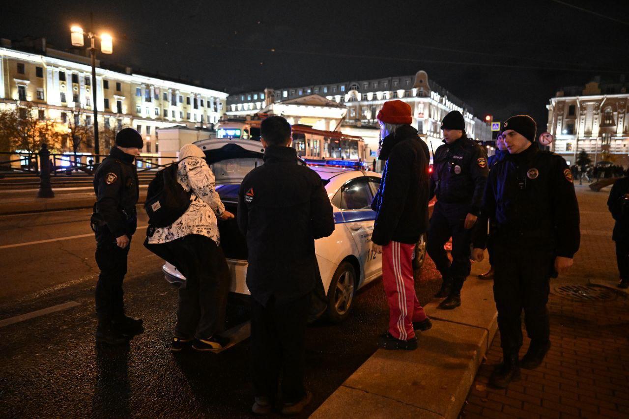 Затримання групи Рестарт, фото: Бумага