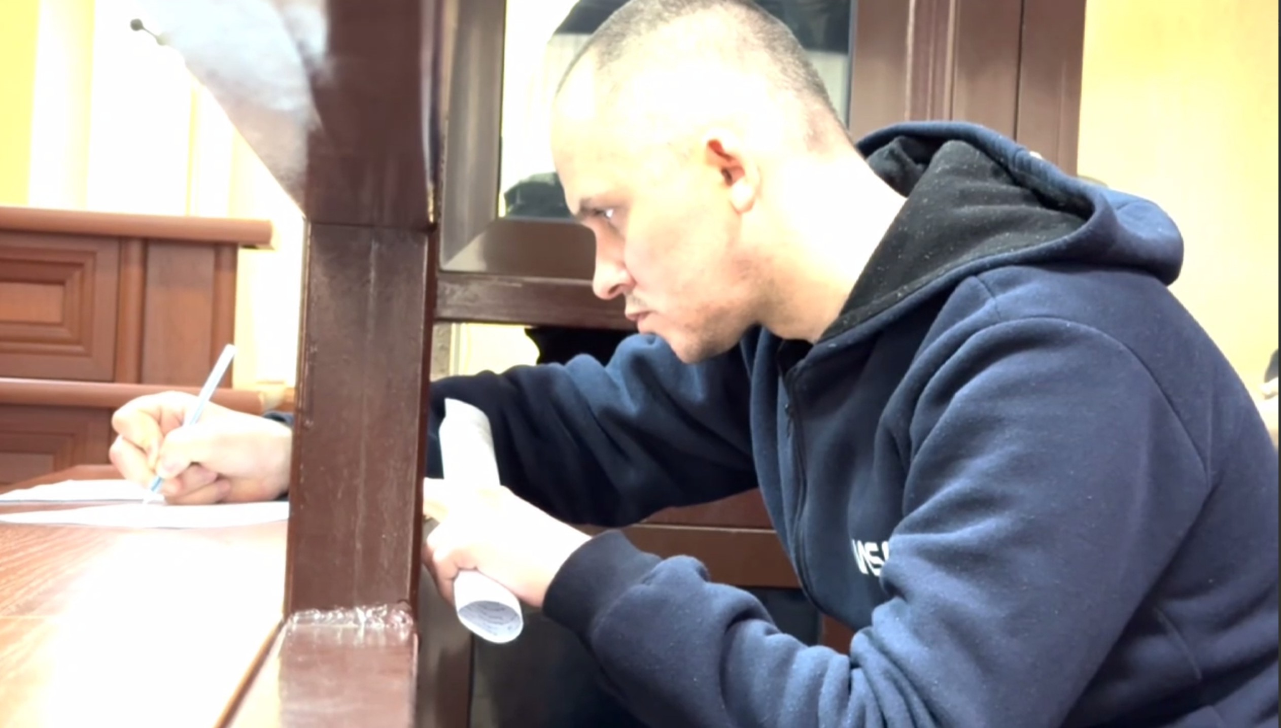 Spying Yury Zinchenko in ’court’