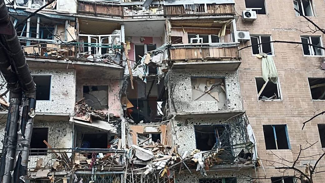 1 грудня 2025 року. Наслідки обстрілу Краматорська Росією. Фото з телеграм-каналу Краматорської міської ради.