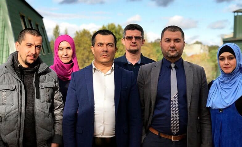 From left Nazim Sheikhmambetov, Lilya Hemedzhy, Emil Kurbedinov,, Rustem Kyamilev, Edem Semedlyaev, Elvina Semedlyaeva Photo Crimean Solidarity