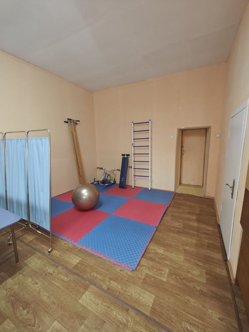 [Дніпропетровська багатопрофільна лікарня №4 ]