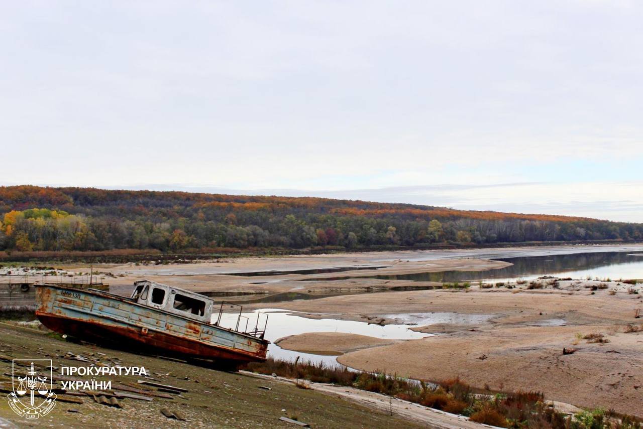 Оскільське водосховище після знищення греблі. Фото: Харківська обласна прокуратура