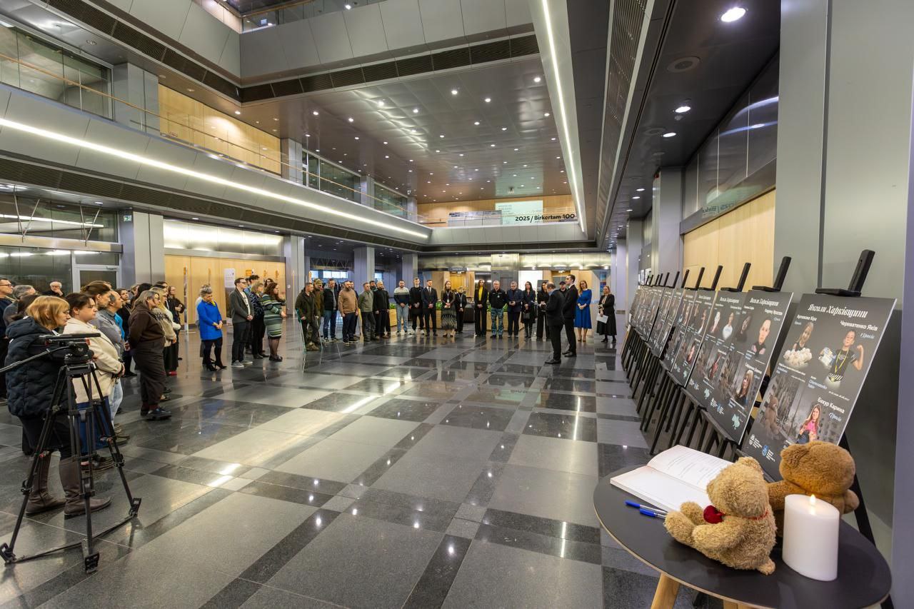 [Янголи Харківщини, Рига]