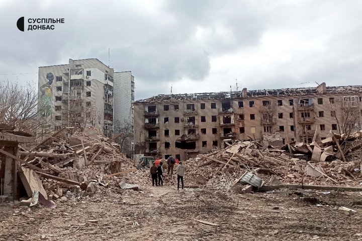 Руїни Будинку Смирнова, фото: Артем Степанов / Суспільне Донбас