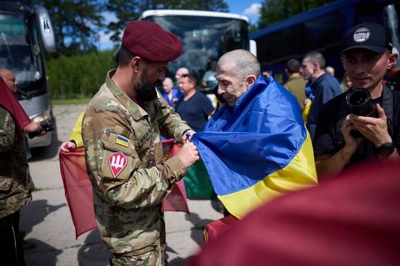 Фото: телеграм-канал Володимира Зеленського [обмін, полон]