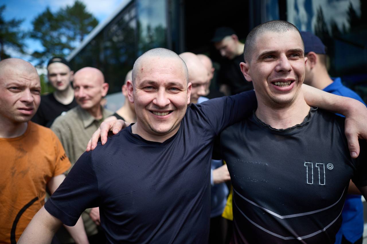 Фото: телеграм-канал Володимира Зеленського [обмін, полон]